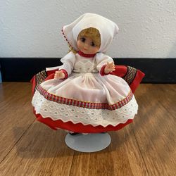 🌟 Lot of 9 Vintage 8" Madame Alexander Dolls – $60🌟