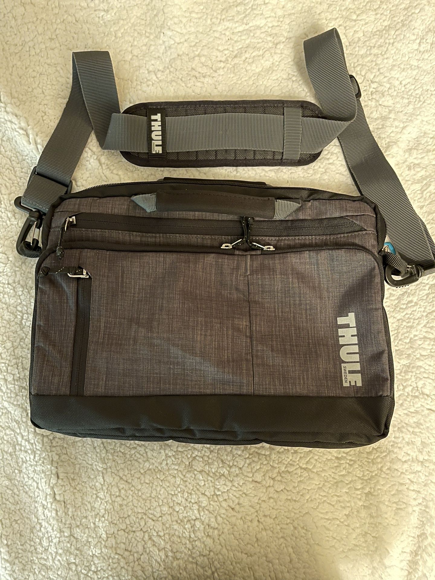 Thule Straven 15” MacBook Deluxe Attaché By Thule
