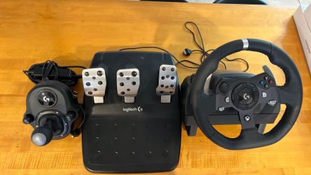 Logitech G920 Racing Wheel + Pedals + Shifter for Xbox & PC