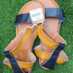 American Eagle Ladies Black Leather Sandals Size 7