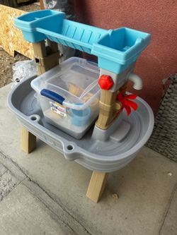 Sand and water table