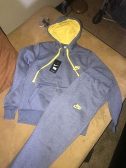 Nike jogging suit sz large
