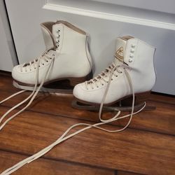 Figure Skates, Jackson Mystigue, Size 4 1/2.