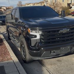 2023 Chevrolet Silverado 1500 LT Z71 – Blacked Out – 4x4 – 5.3L – Loaded