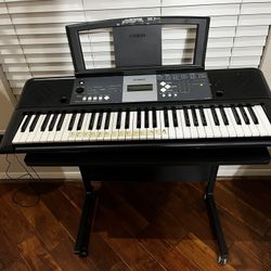 5 Octave Full Yamaha Keyboard W. Stand