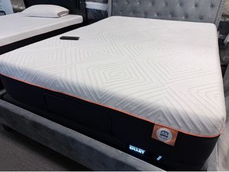 NEW Queen mattress memory foam MEDIUM