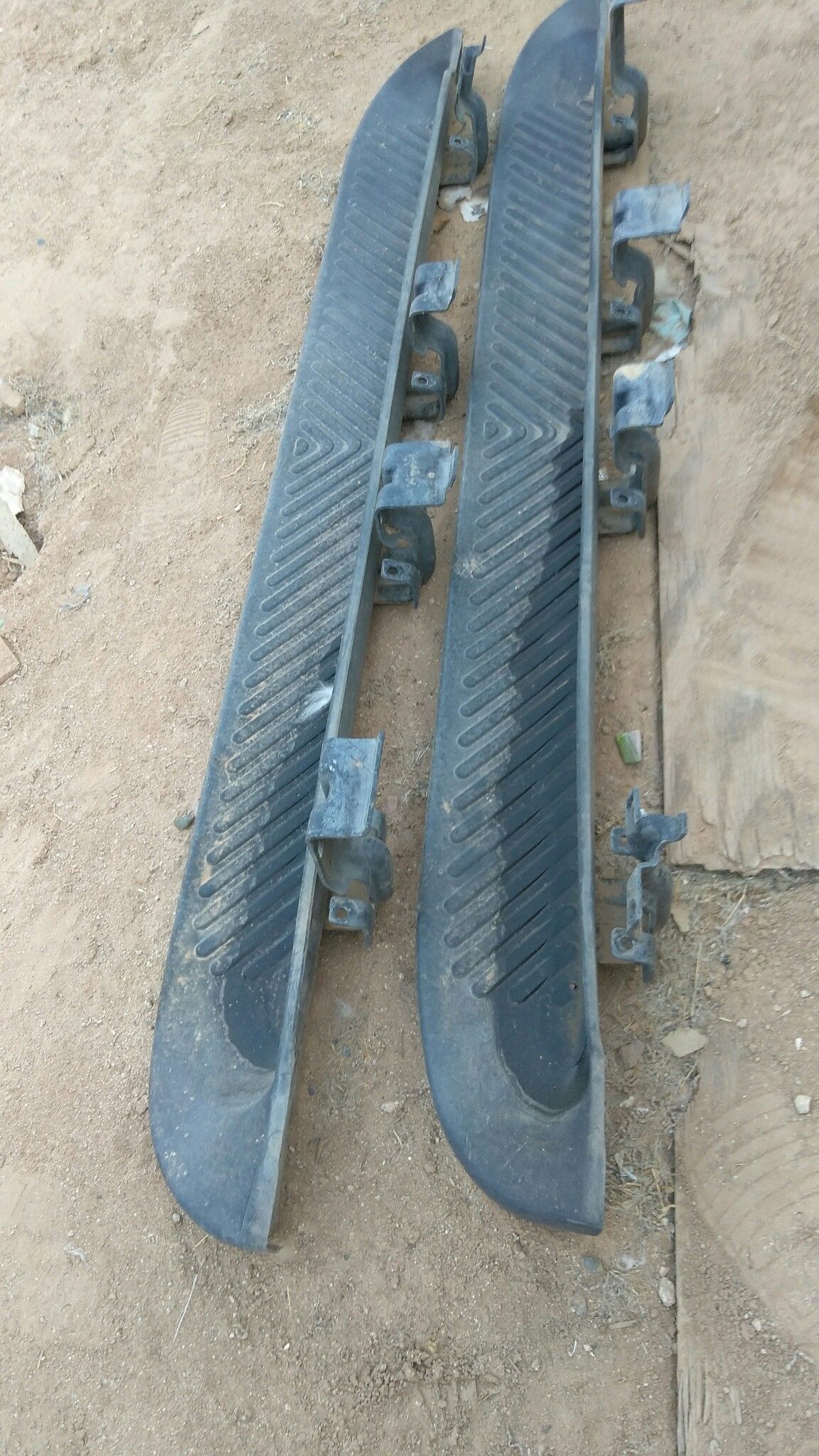 Side steps running board for 1997 to 2002 Ford F-150, $60 dollars/queda en troca Ford F-150 del 1997-2003, Barra de los lados para pies