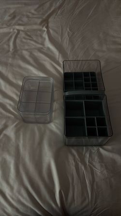 Makeup organizer and jewelry box