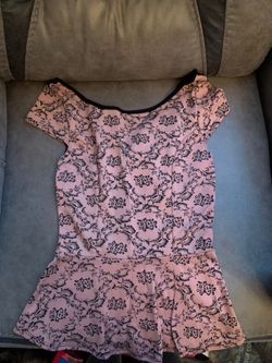 Women’s shirt size M
