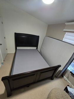 Queen Bed Set, mattress and box spring also
