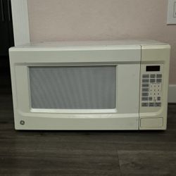 GE White Microwave