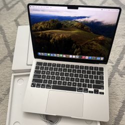 Apple Macbook Air 13 Inch, M3 Chip, 16GB RAM, 256GB SSD