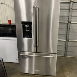 BEAUTIFUL REFRIGERATOR 