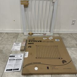 Pet Gate / Baby Gate - Fits Openings 26.77” - 29.52”