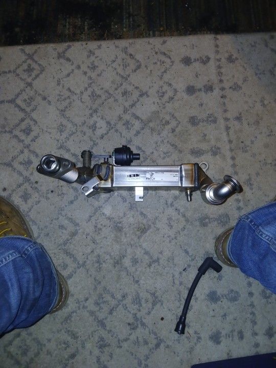 BMW OEM BEHR 09-13 X5 AND 335D -Intercooler