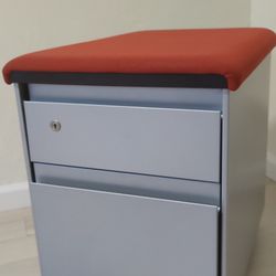 Steelcase Under Desk Filing Cabinet With Cushion 