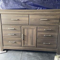 Dark Brown Wood Dresser With Mirror