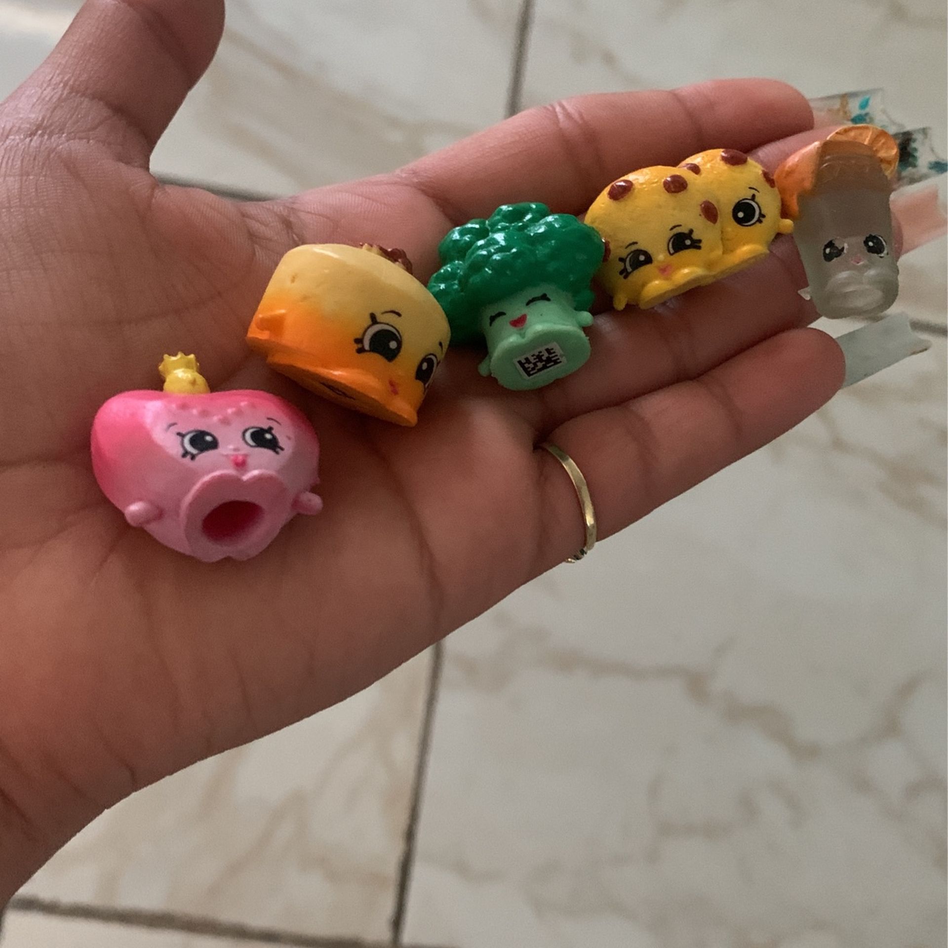 Shopkins And Toys