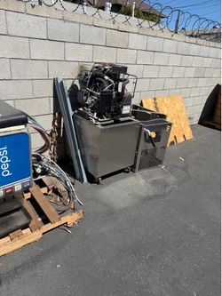 Ice maker