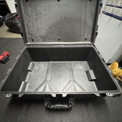 Pelican 1650 Large Wheeled Transport Case