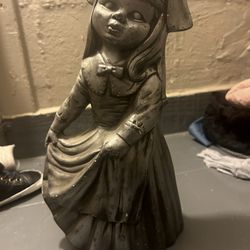 Creepy little Statue