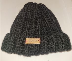 Black ski hat