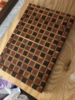 End grain cutting board