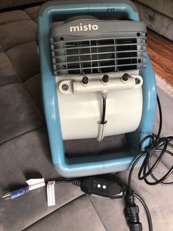 Lasko Misto Ventilador de Nebulización para Exteriores de 15" con 3 Velocidades, Pivotante, con Rejillas Motorizadas