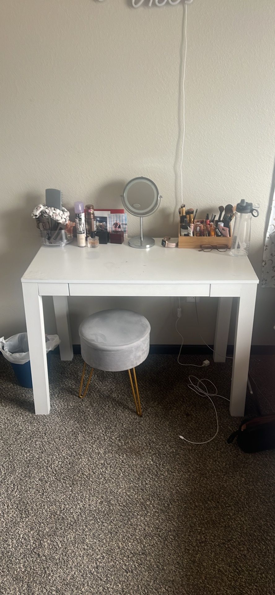 Desk / Vanity 