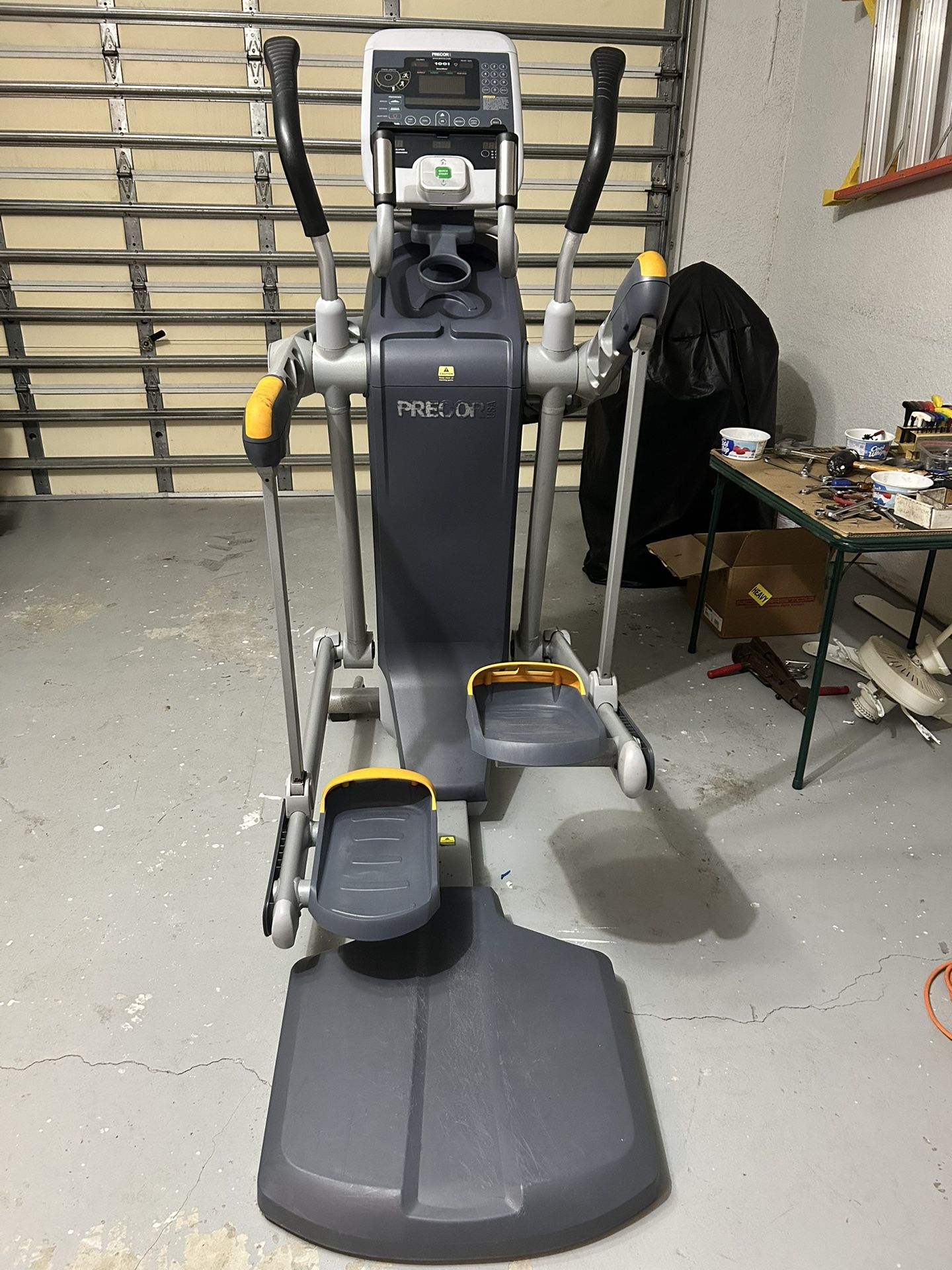 Precor AMT 100i