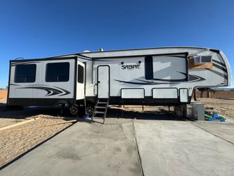2019 Forest River fifth wheel