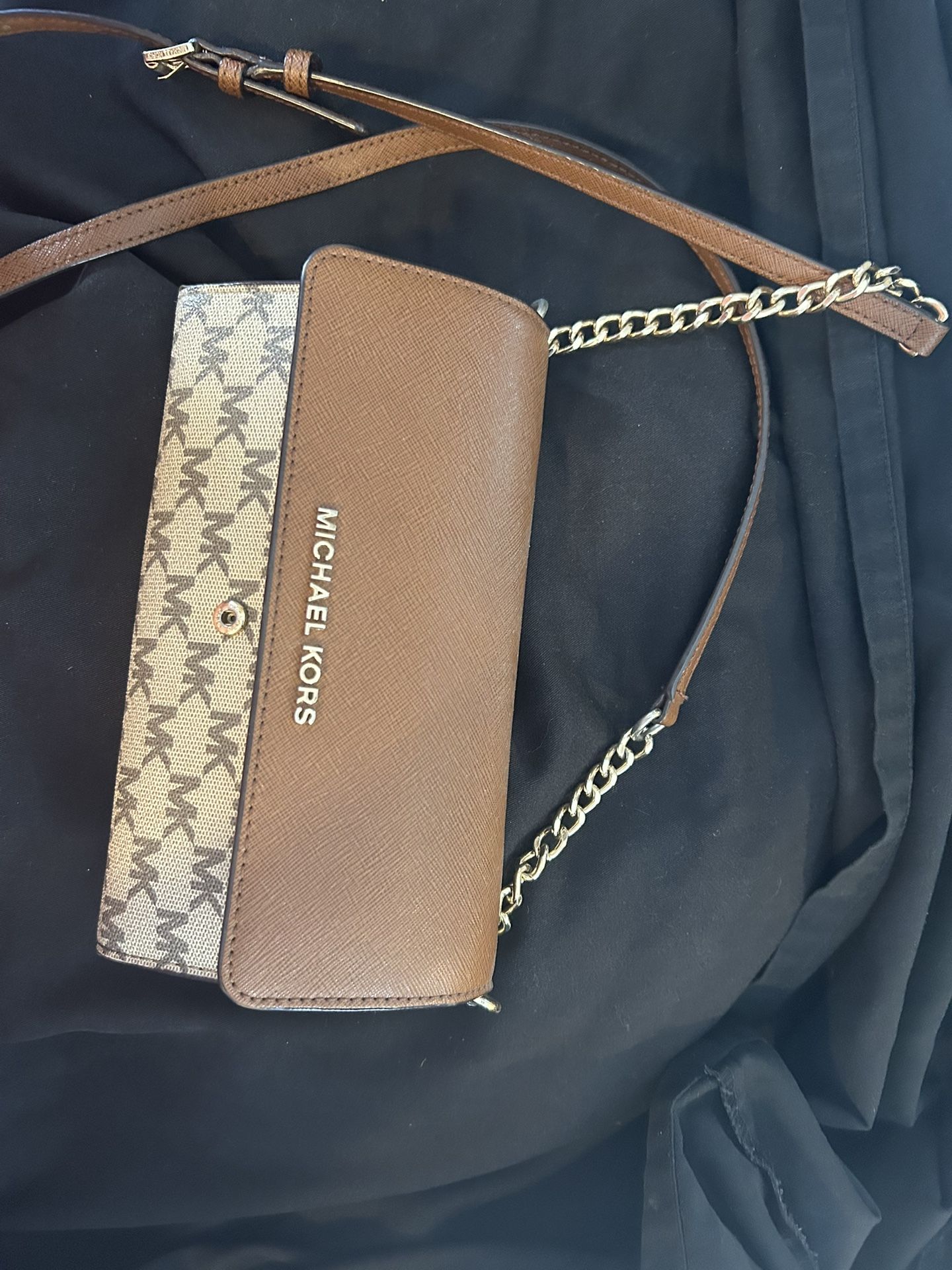MK wallet Crossbody 