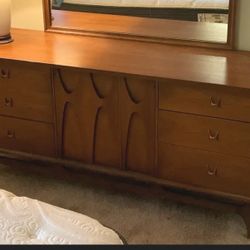 Mid Century Vintage Broyhill Brasilia Dresser/Credenza 