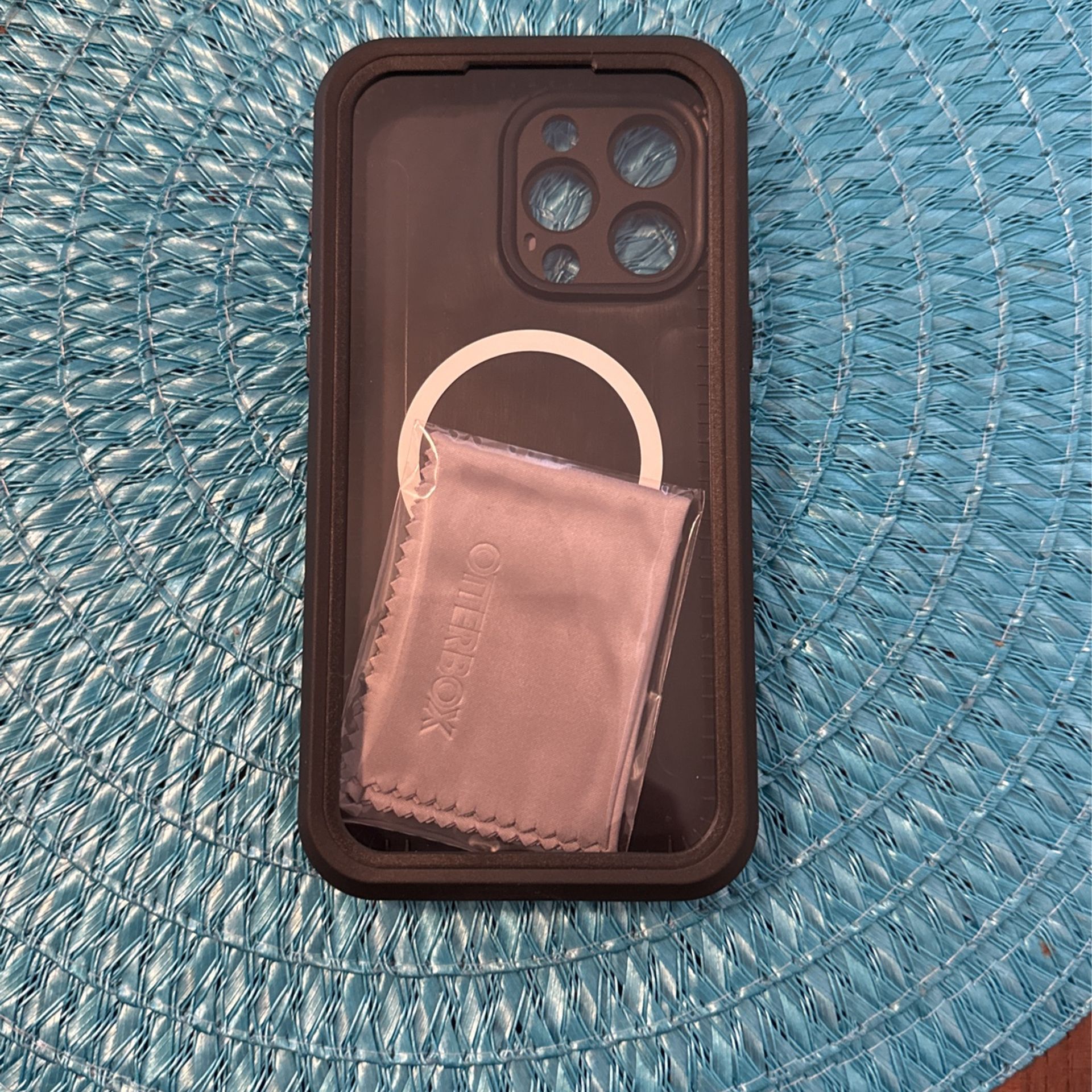 15 Pro Max OtterBox Fre Case 