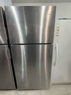 Refrigerator/ Refrigerador