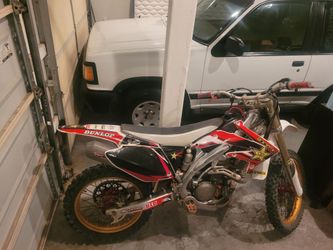 Built Honda CRF 450, over size cam.