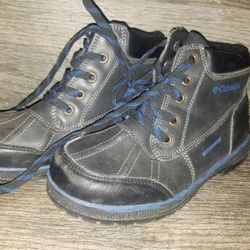 Columbia size 2 boots 