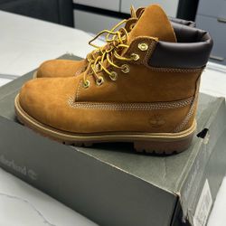 Timberlands Size 6 Junior 