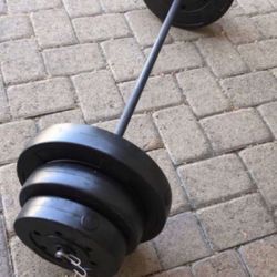 Gym equipment barbell with 100lb weight set
