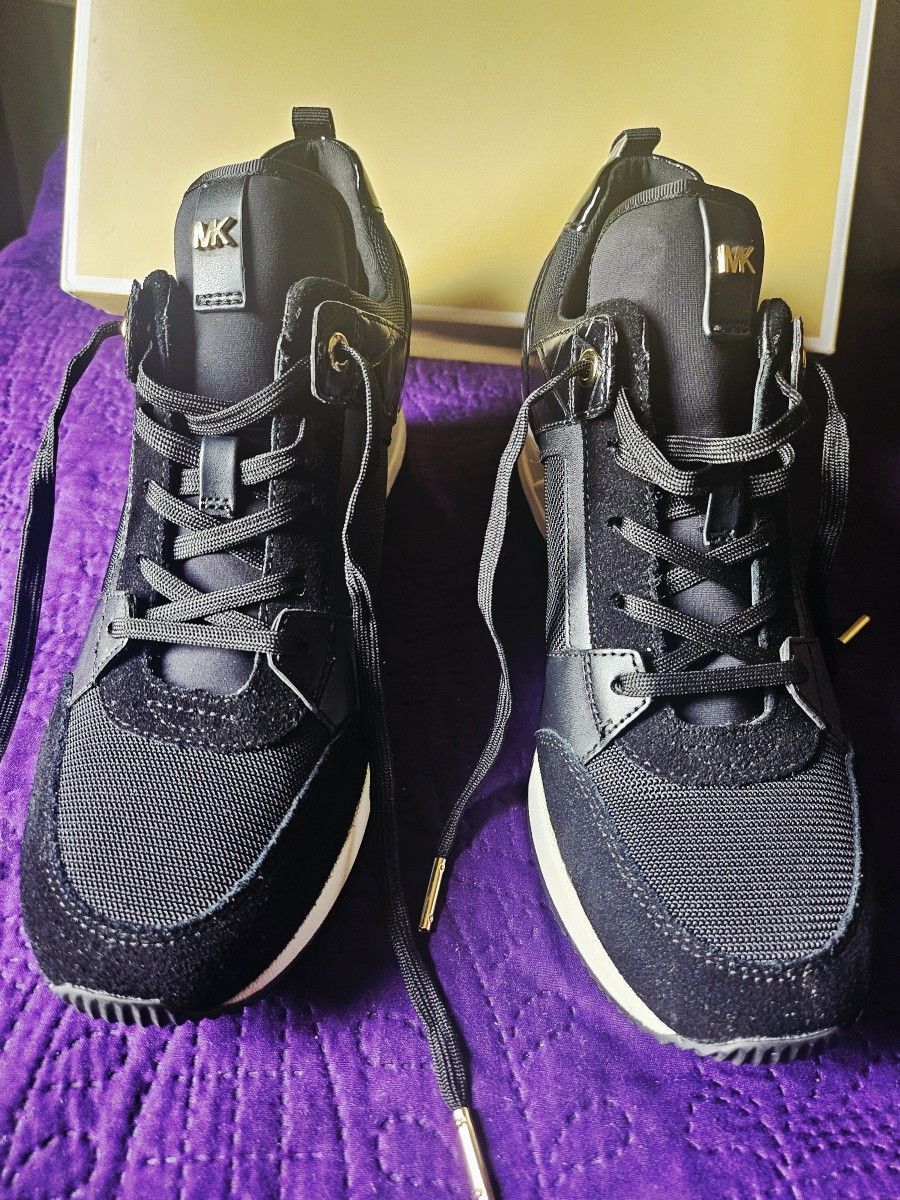 Michael Kors Georgie Trainer Size 9