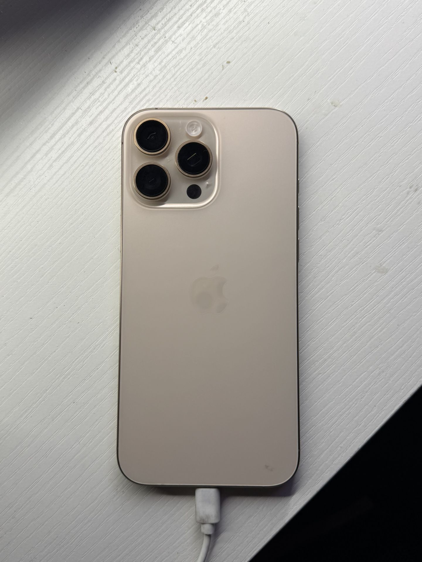 IPHONE 16 PRO MAX ( LOCKED ) Great condition