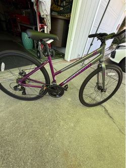 Schwinn Circuit Womans Bike