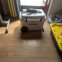 Icy breeze ultumate portable cooler