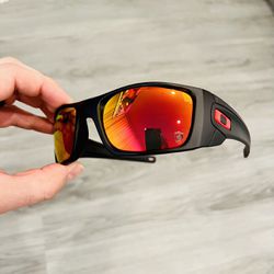 NEW Polarized Oakley Fuelcell With Original Packaging 