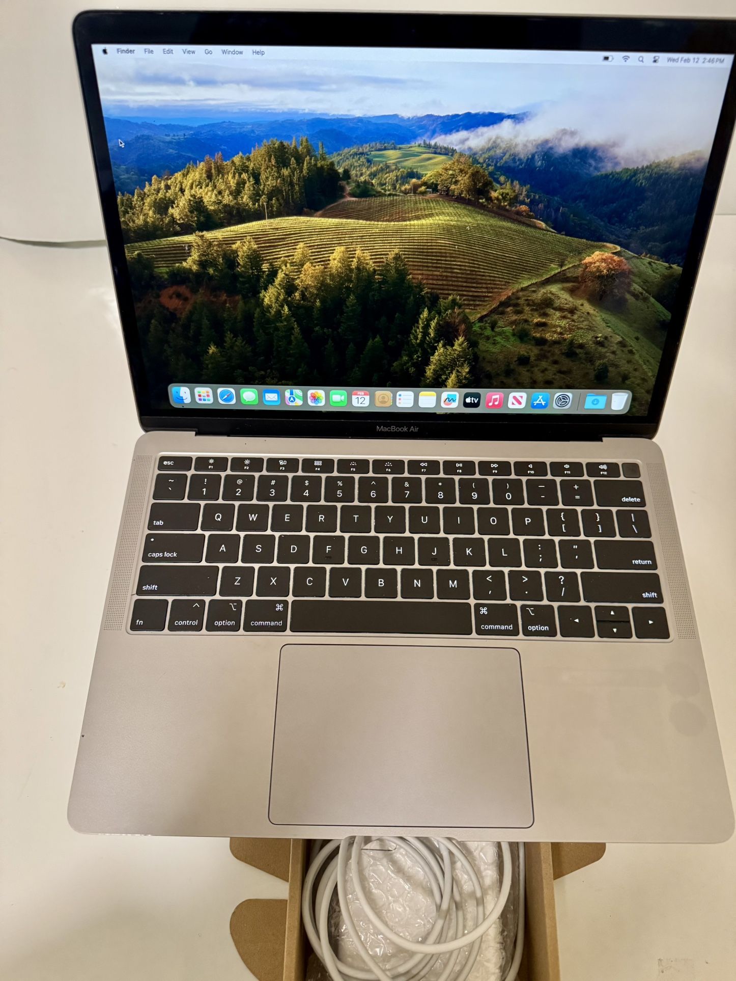 Macbook Air 13” Retina Screen , Gray, With 1.6 Ghz I5 Dual Core Processor , 8 Gb Ram, 128 HD -like New