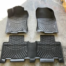 2016-18 Toyota RAV4 Weatherproof Floor Mats