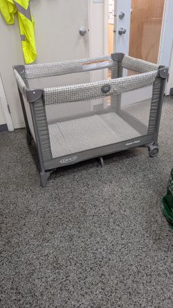 Graco pack and play on the go play yard & Bassinet. $25 firm. Clean excellent condition