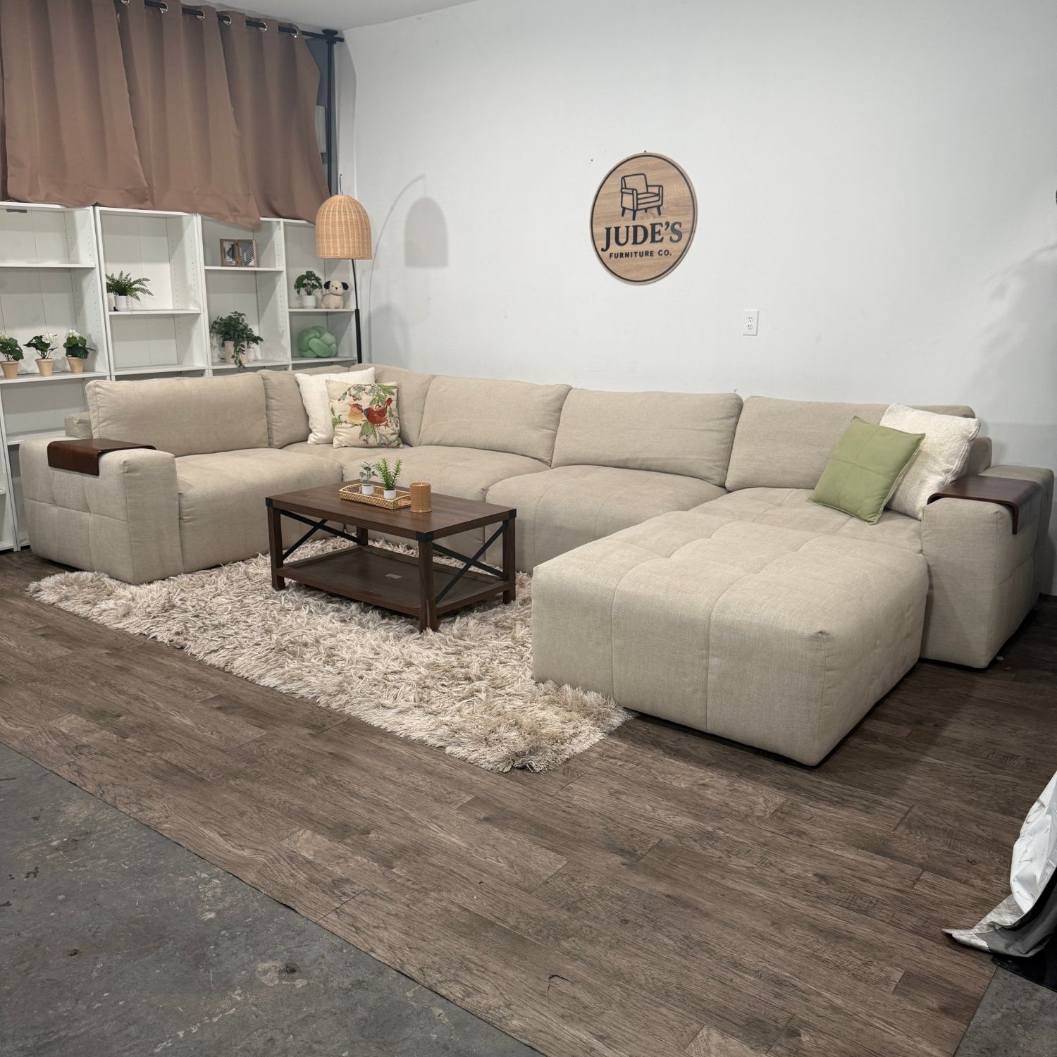 Like New Cream Sectional Modular Couch! Delivery Available!