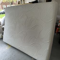 Queen foam mattress