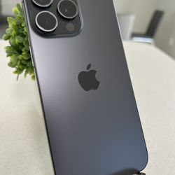 iPhone 15 Pro Max 256gb ATT / Cricket